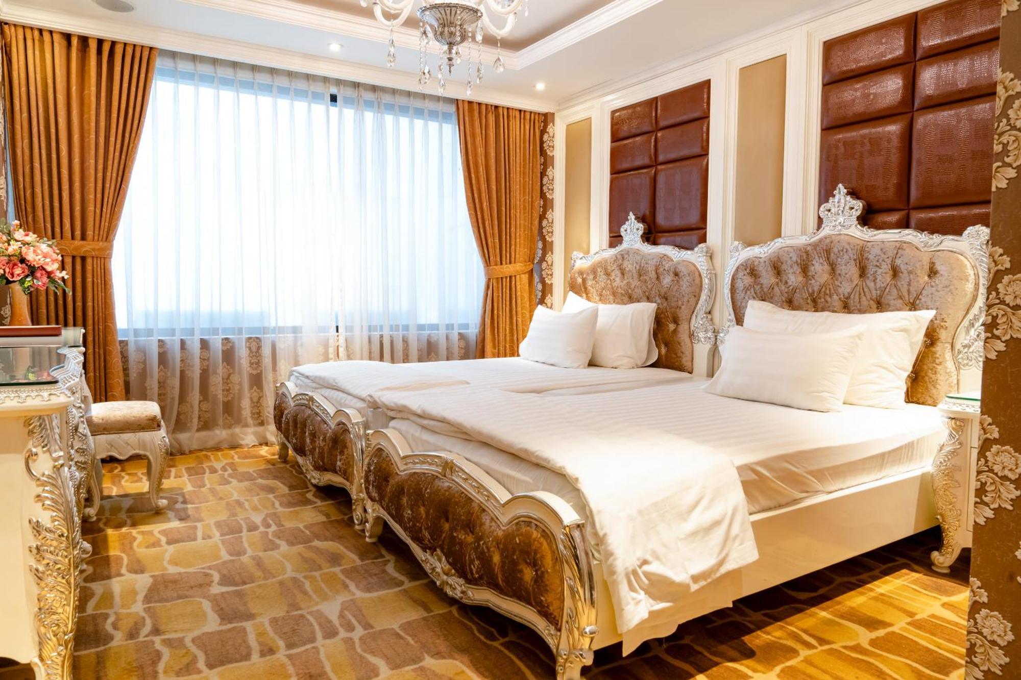 Hoang Trieu Hotel Ho Chi Minh City Exterior photo